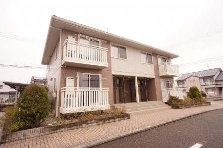 建物外観　近くのスーパーまで徒歩5分！