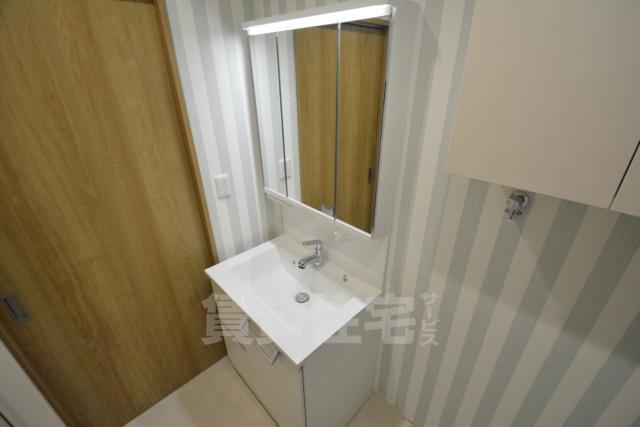 収納　独立洗面台