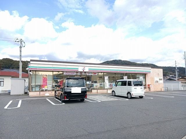コンビニ　セブンイレブン周南戸田店（コンビニ）まで500m