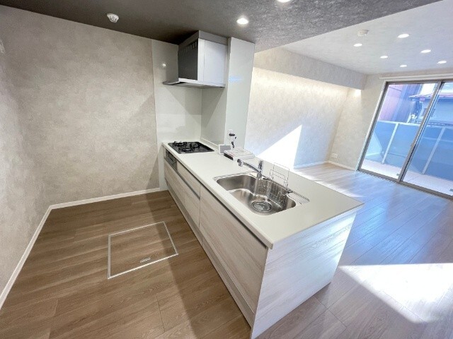 キッチン　カウンタータイプのキッチン