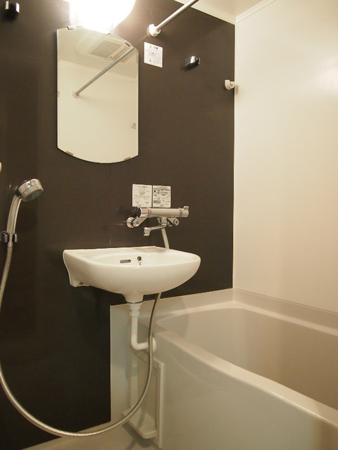 バス・シャワールーム　バスルーム