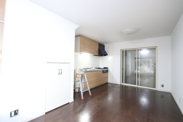 居室・リビング　※修繕中のお写真です