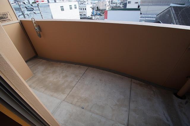 バルコニー　天気がいい日のお洗濯はこちらでどうぞ