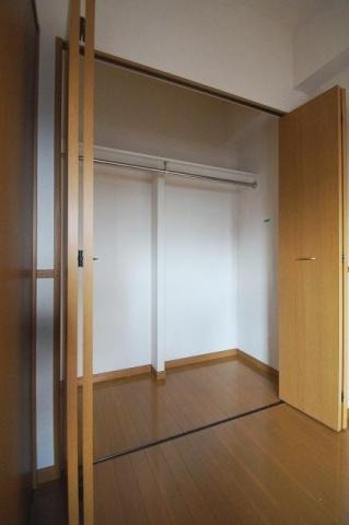 収納　幅がしっかりある大きなクローゼットです