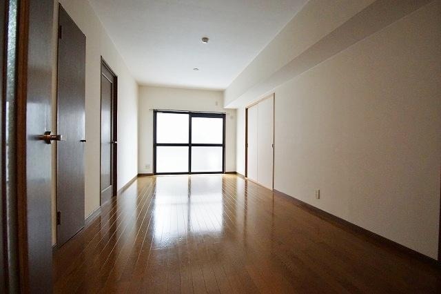 居室・リビング　リビングは広々約9帖です