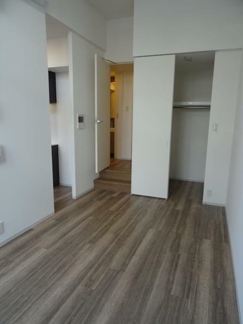 居室・リビング　9帖のきれいな洋室。