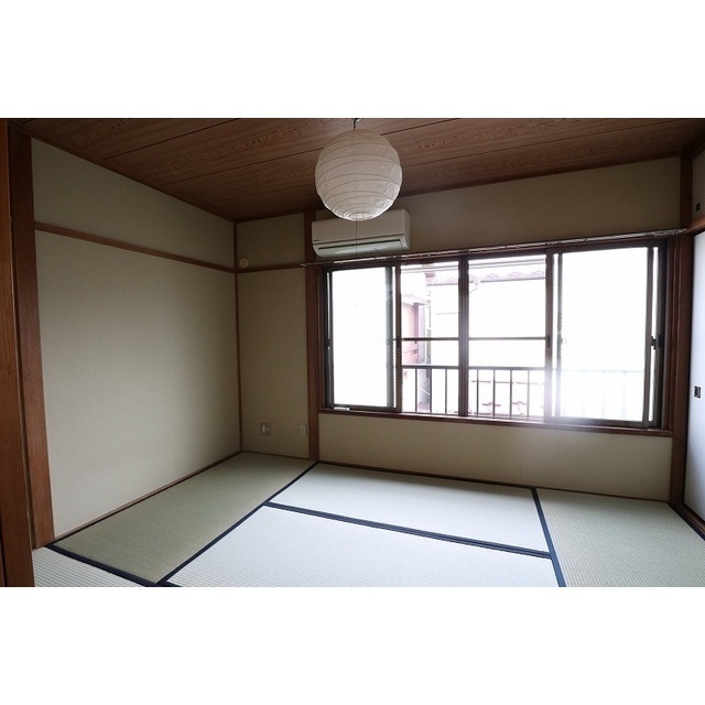 居室・リビング　※別部屋参考写真です。