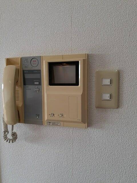 セキュリティ　モニター付きインターホン
