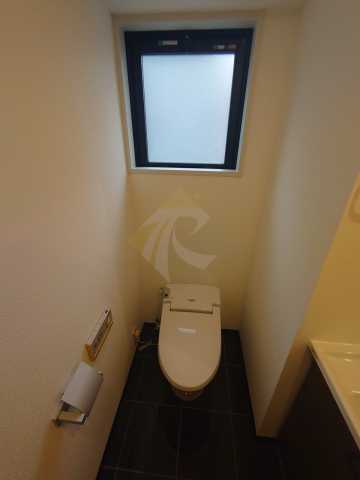 トイレ　コンフォリア池袋