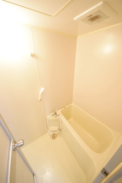 バス・シャワールーム　～１日の疲れを流しましょう～