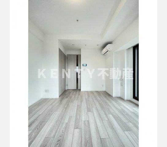 居室・リビング　こちらのリビングで趣味の時間をお楽しみください