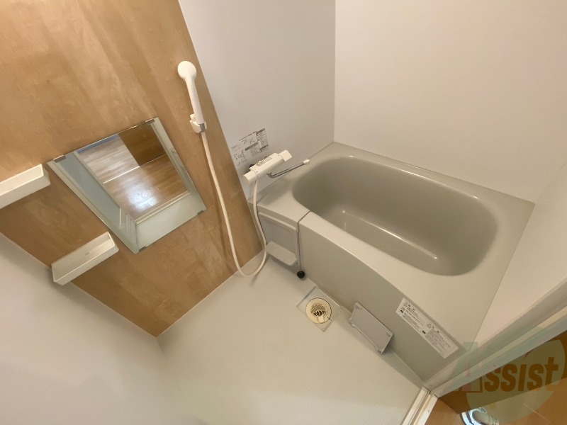 バス・シャワールーム　お風呂になります。一日の疲れを癒してくださいね。