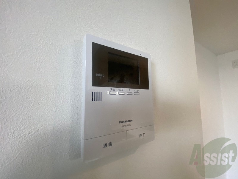 セキュリティ　ＴＶモニター付インターホンです。来客者の顔が見えるので安心！