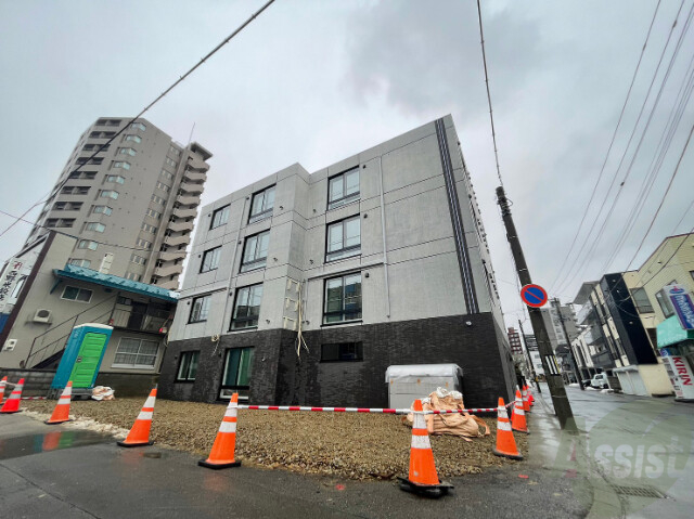 建物外観　札幌市西区二十四軒４条「Ｃａｒｒｅｒａ二十四軒」