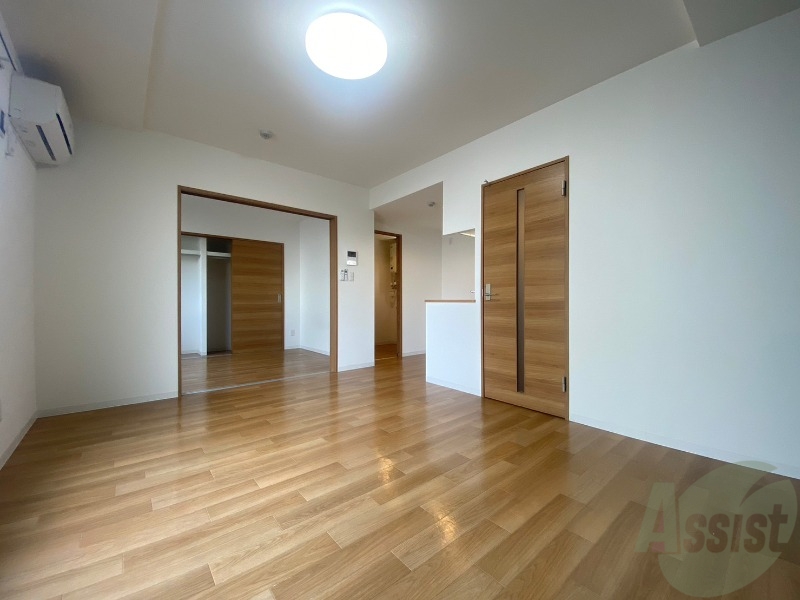 居室・リビング　広くてきれいなリビングです！快適に過ごせそうですね。