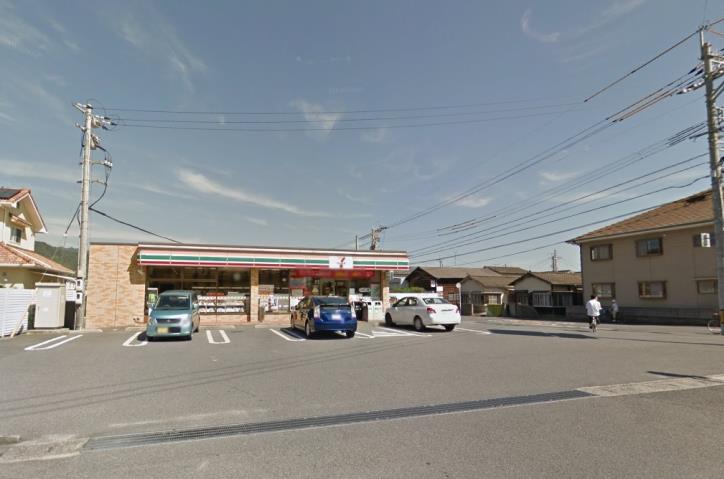 コンビニ　セブンイレブン（コンビニ）まで814m