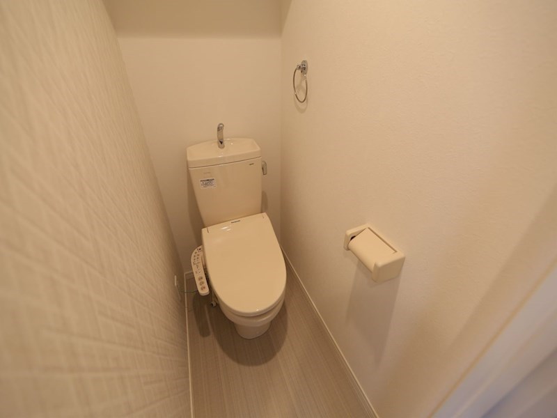 トイレ　温水洗浄暖房便座付トイレ