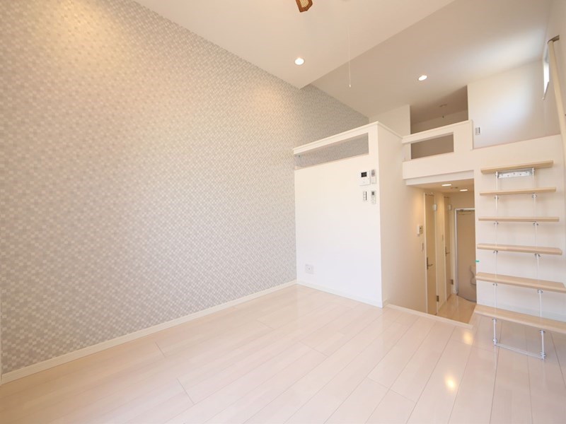 居室・リビング　洋室6.3帖　ロフト6.3帖（収納にも寝室にも使えます）