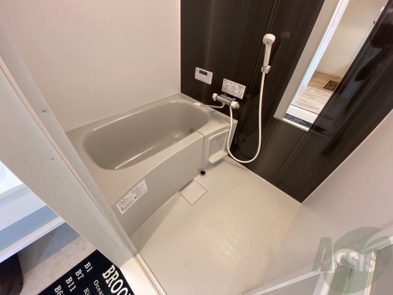 バス・シャワールーム　お風呂になります。一日の疲れを癒してくださいね。