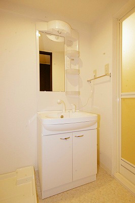 洗面設備　シャワー付洗面台