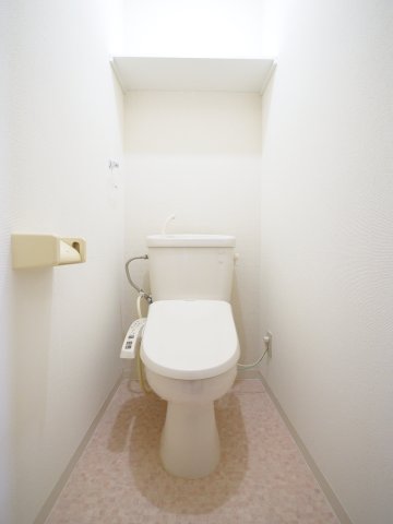 トイレ　※写真は別の部屋のものです。