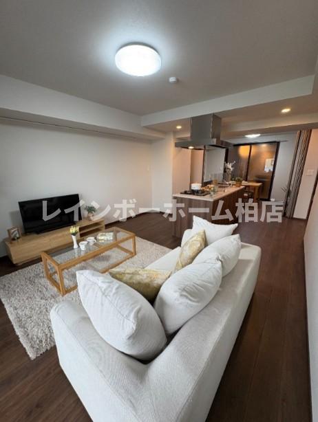 ロビー　おしゃれな居間です　※家具等は実際には付きません