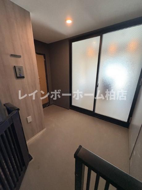 玄関　玄関ポーチがあります