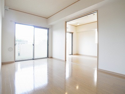 居室・リビング　類似写真の為、現状優先させて頂きます。