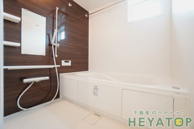 バス・シャワールーム　追焚き・浴室乾燥機付きお風呂（同仕様写真）