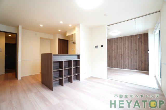 居室・リビング　ＬＤＫ１１.１帖（同仕様写真）