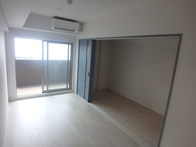 居室・リビング　明るいリビング