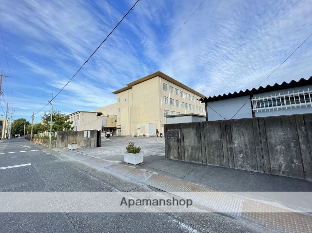 中学校　高杉中学校（中学校）まで795m