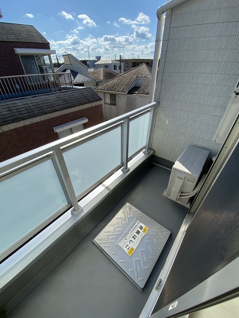 バルコニー　※上階の写真となります。