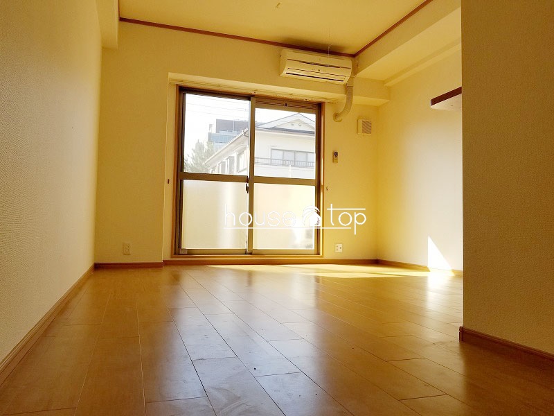 居室・リビング　南面の明るい洋室！