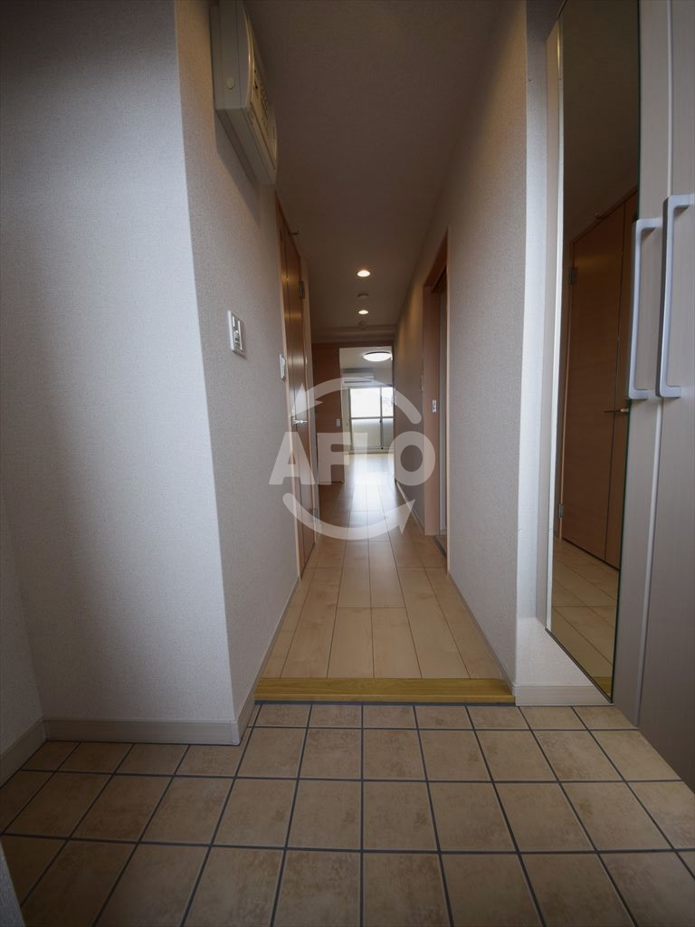 玄関　ノーサイド立葉　玄関廊下