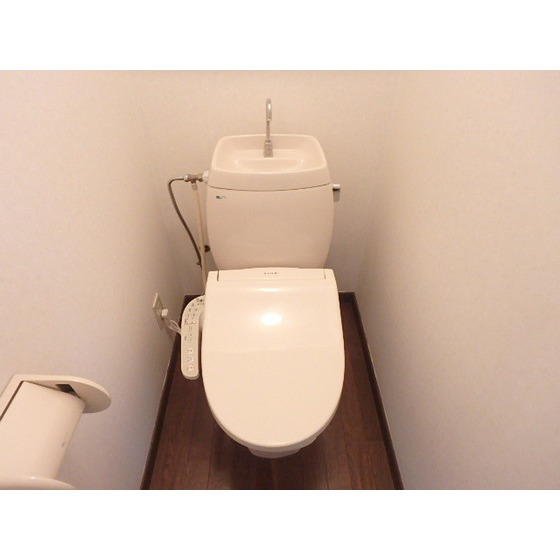 トイレ　暖房便座のトイレです