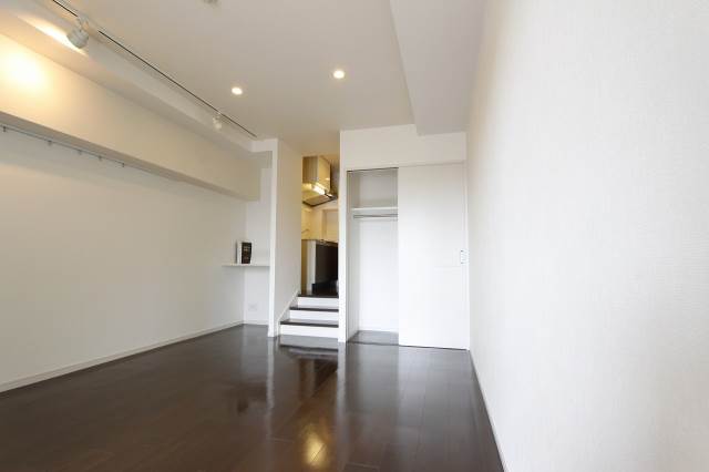 居室・リビング　※１１０５号室の写真です