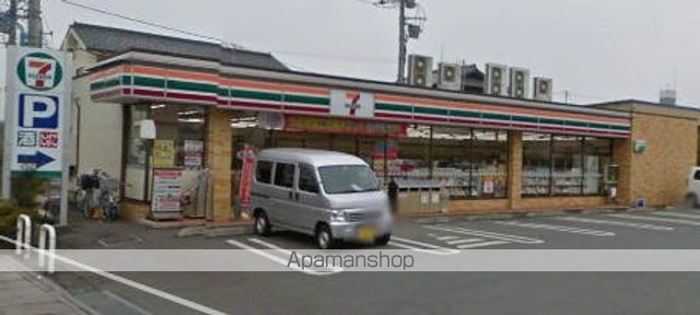 コンビニ　セブンイレブン（コンビニ）まで357m