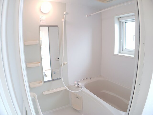 バス・シャワールーム　ゆったり過ごせるお風呂です