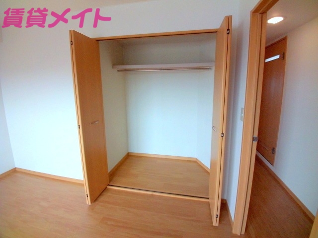 収納　同型参考写真