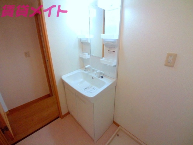 洗面設備　同型参考写真