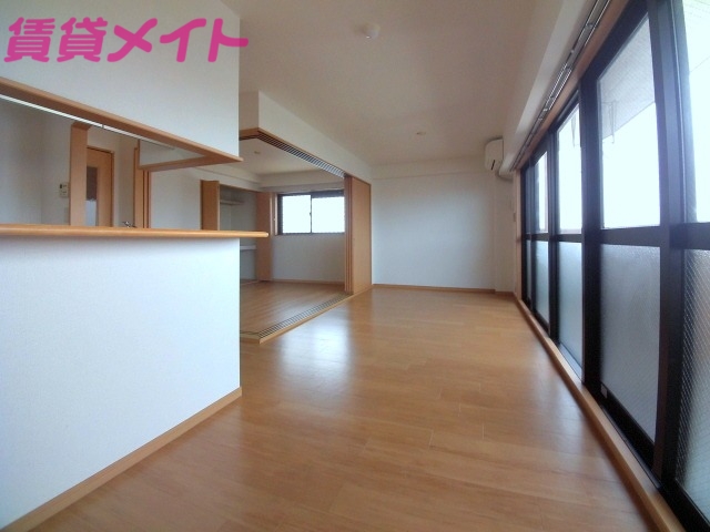 居室・リビング　同型参考写真