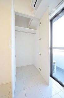 収納　★ハンガーラック付き、上部収納も有り★