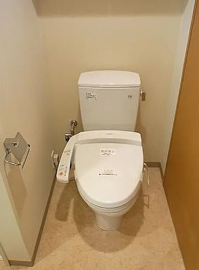 トイレ　同タイプ部屋　参考写真です