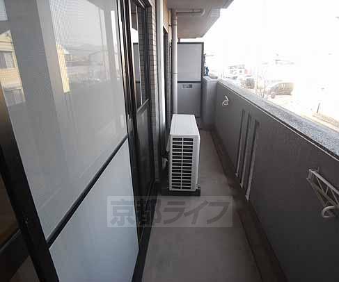 バルコニー　広々したバルコニー。