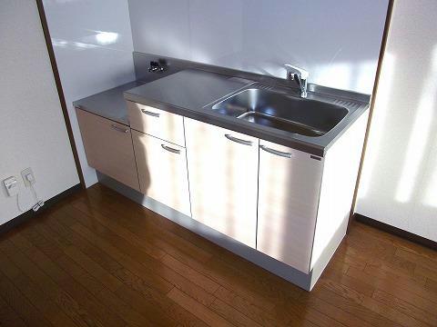 キッチン　室内写真は別部屋の写真です。