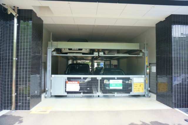 駐車場　駐車場があるので、車を買う予定の方も安心です