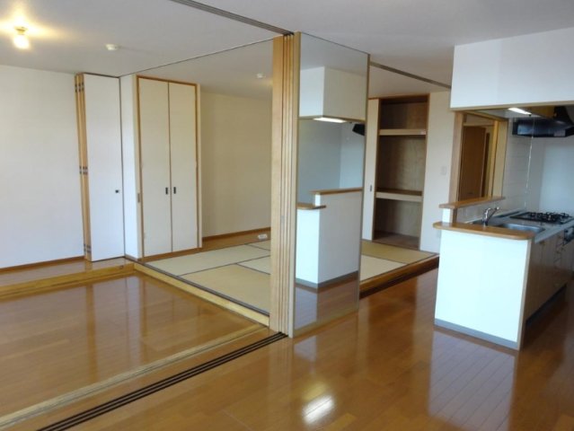 居室・リビング　使いやすい形の為、レイアウトを楽しめます♪