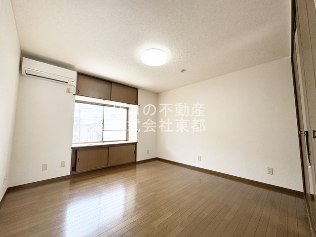 その他部屋・スペース　室内は落ち着いた温もりを感じるフローリングです☆