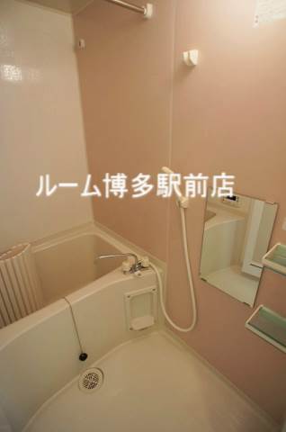 バス・シャワールーム　ゆっくりできるバスルーム